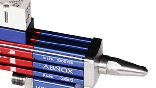 Das geringe Gewicht und die kompakte Bauform des Ventils lassen alle Freiheiten für die Integration in unterschiedliche Produktionsanlagen.  (Abnox)