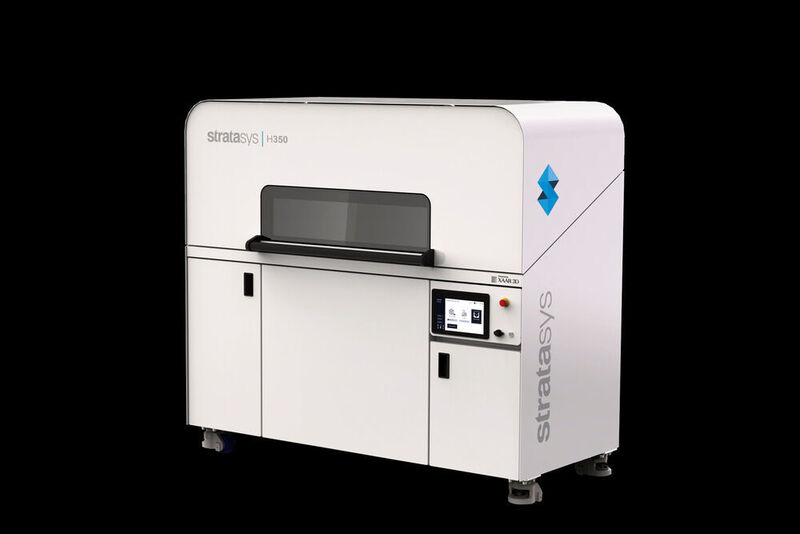 Der neue 3D-Drucker H350 basiert auf der SAF -Technologie. Mit ihr sollen Hersteller zu vorhersehbaren Stückkosten Tausende von Bauteilen einheitlich produzieren können. (Stratasys)