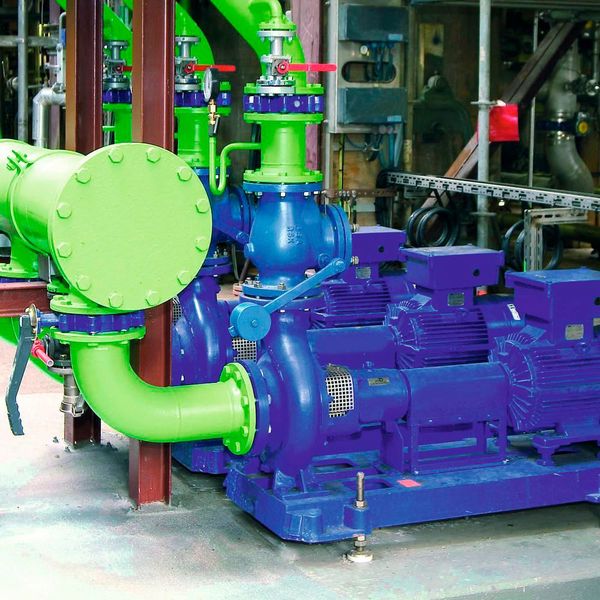 Die Prüftechnik Dieter Busch AG will mit dem auf der Hannover Messe vorgestellten Online-Condition-Monitoring-System Vibguard IIoT neue Maßstäbe in der industriellen Instandhaltung setzen. Das System ermögliche die vollständige Integration von Condition-Monitoring-Daten in die IIoT-Welt, heißt es – IIoT bedeutet industrielles Internet of Things. Das Unternehmen gehört eigenen Angaben zufolge zu den ersten Condition-Monitoring-System-Anbietern weltweit, die ein System für diese Funktionen anbieten. Es ist mit 16 analogen Kanälen ausgestattet und verfügt neben der Modbus-TCP-Schnittstelle auch über eine MQTT-Schnittstelle. Dadurch seien erhebliche Verbesserungen im Hinblick auf Datenverfügbarkeit, Datenvolumen und Datensicherheit erreicht worden.  (Bild: Prüftechnik Dieter Busch)