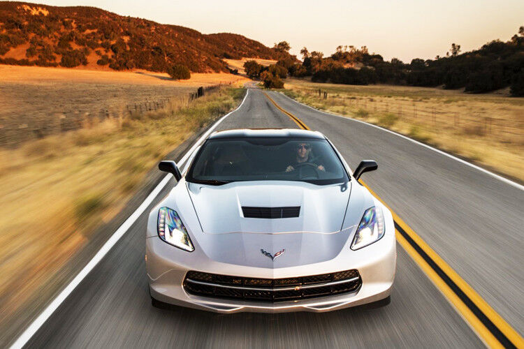 Befeuert wird die Corvette Stingray von einem 343 kW/466 PS starken 6,2 Liter-V8-Motor – mittlerweile mit Direkteinspritzung aber gottlob noch immer ohne Turbo. (Foto: Chevrolet)