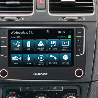 Neu mit dem blauen Punkt: Das Wolfsburg 648 in 2010er-Optik mit moderner Infotainment-Technik. (Bild: Blaupunkt)