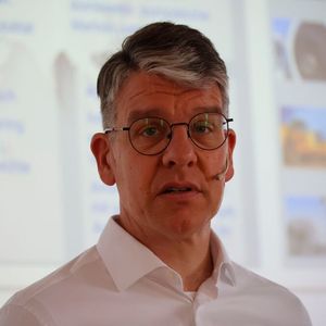 Jochen Kress, geschäftsführender Direktor bei Mapal: „Was wir derzeit erleben, ist keine kurzfristige Marktschwäche. Es sind vielmehr tiefgreifende Veränderungen in vielen für uns relevanten Märkten. Das betrifft wirtschaftliche Rahmenbedingungen ebenso wie technologische Entwicklungen und geopolitische Einflüsse." (Bild: Maschinenmarkt/rw)