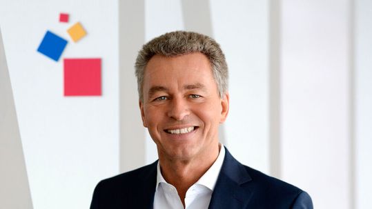 Detlef Braun, Geschäftsführer der Messe Frankfurt: „Auf Grund der angespannten Lage durch die Corona-Pandemie können wir die Erwartungen unserer Kunden hinsichtlich einer internationalen Weltleitmesse im September dieses Jahr nicht erfüllen."(Bild:  Messe Frankfurt)