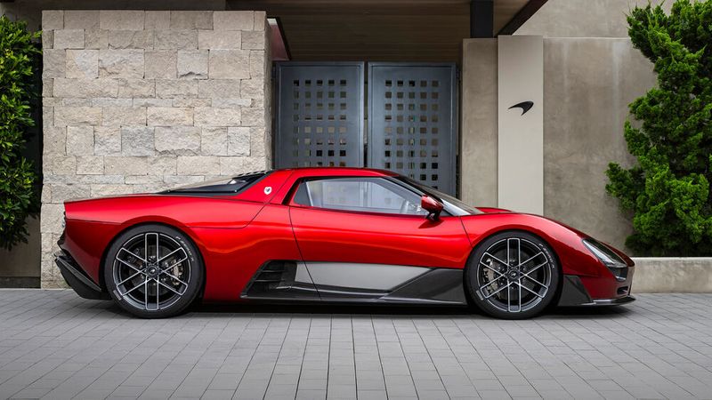 Die Linienführung desMcLaren 6GT ist aerodynamisch und schnörkellos, die Proportionen sind stimmig. (Bild: McLaren Automotive / James Lipman)