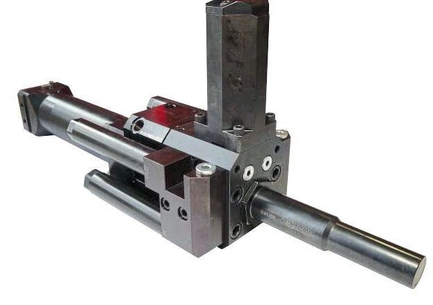 Der Mischkopf des Typs Vector 26, wurde von Cannon, wie es heißt, für Anwendungen mit hohen Austragsleistungen bei der Polyurethanverarbeitung entwickelt, die einen hohen Bedarf an laminarer Strömung aufweisen. Er verfügt außerdem über eine doppelte Mischkammer. (Cannon)