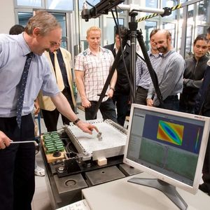 2 Seminar „eFEM für Praktiker:  Bei der European School of Computer Aided Engineering Technology (esocaet).