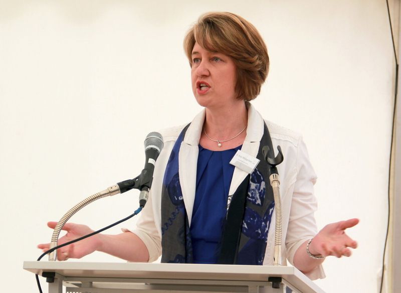 Dr. Anja Weisgerber: „Das Vorhaben trägt dazu bei, den Energie- und Materialverbrauch bei der Produktion kommender Großlager-Generationen drastisch zu senken.“ (Miriam Gistel)