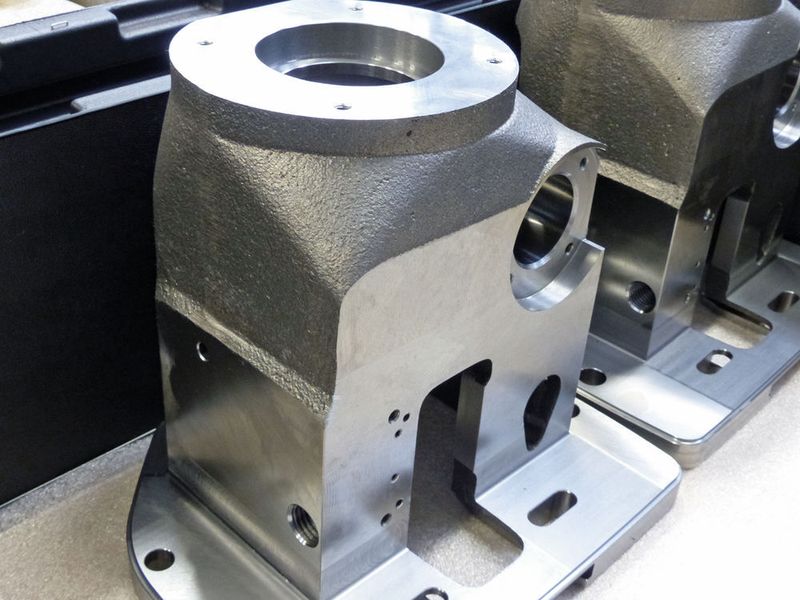 Auf den FP 6000 werden bislang grössere Serienbauteile gefertigt. Auf Grund der erreichten Genauigkeiten hat man dafür besonderes Lob aus der Qualitätssicherung bekommen. (Heller)