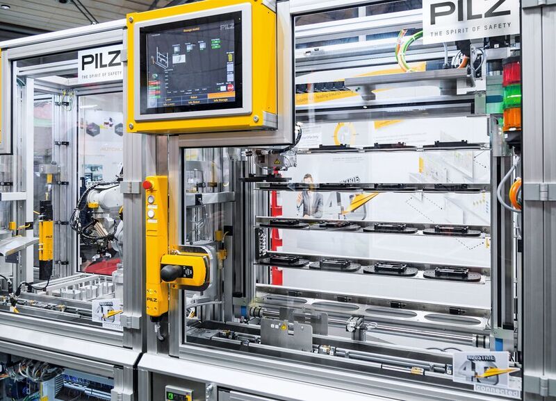 Auf der Hannover Messe 2018 zeigt Pilz Automatisierungslösungen für die Schutztürzuhaltung, darunter sichere Schutztürsysteme und Sensoren. (Pilz)