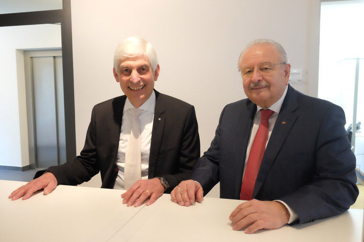 Im Amt bestätigt: Präsident Jürgen Karpinski (re.) und sein Stellvertreter Michael Kraft.  (Baeuchle / »kfz-betrieb«)