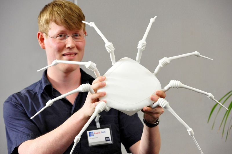 ArachNOphobia heißt das Siegerobjekt von Kai Ondratschek. Damit belegte der Student der Universität Stuttgart den ersten Platz des Student Design Award for Rapid Manufacturing 2011. (Bild: Messe Erfurt)