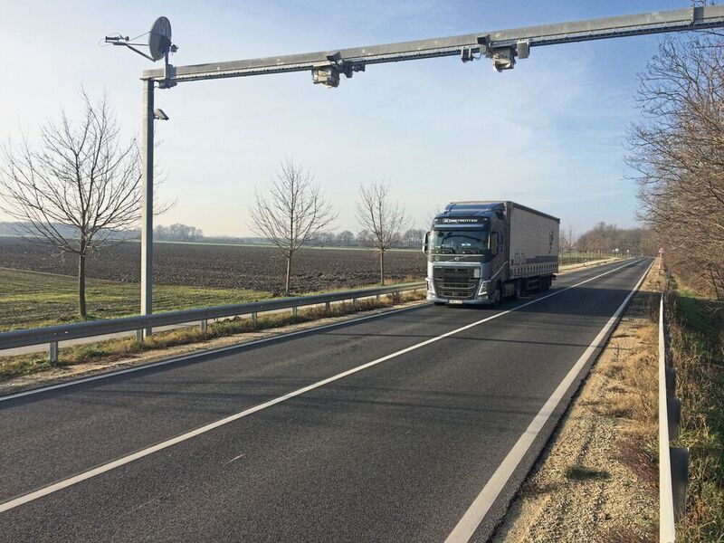 Seit 2018 ist in Ungarn landesweit ein System entstanden, um den Verkehr zu überwachen. Die Sensoren in der Fahrbahn kommen von Kistler. (Kistler)