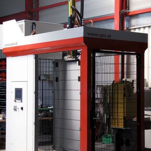 Die flinke und platzsparende Palettierzelle von SPS Technik. 