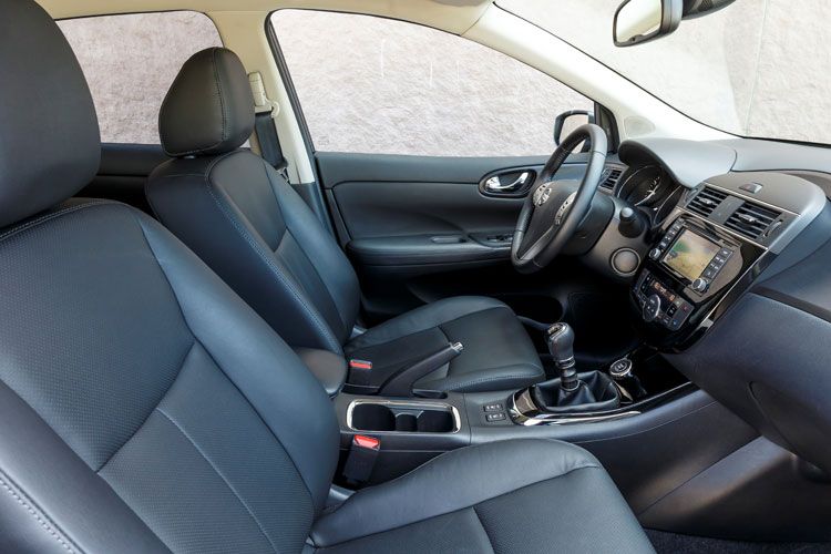 Durch einen langen Radstand (2,70 Meter) hat das Auto viele Platz im Innenraum. (Foto: Nissan)