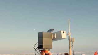 Am Nordpol  Der Suntracker SPTR während der Expedition NP35 auf einer driftenden Eisscholle.   Bild: Dr. Schulz & Partner GmbH (Archiv: Vogel Business Media)