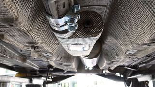 Saubere Sache: Mit eingetragenem Nachrüstsystem dürfen Euro-5-Fahrzeuge auch bei Fahrverboten weiter genutzt werden. (Bild: Rosenow/»kfz-betrieb«)