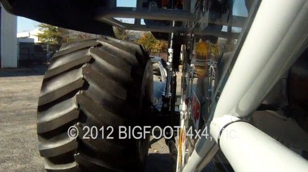 Der Bigfoot 20: der weltweit erste Monstertruck mit Elektroantrieb macht mit über 260 kW und 1100 Nm Autos umweltschonend platt (Bild: Bigfoot 4x4 Inc.)