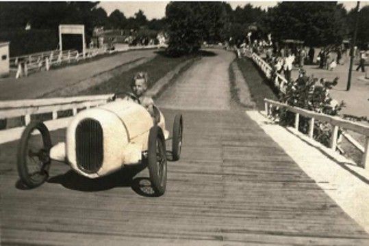 Für Kinder waren die Bistram-Rennwagen in Hagenbecks Tierpark 1948 die absolute Sensation. Anfangs starteten sie als Seifenkisten auf einer Rampe. (Foto: yourmove)
