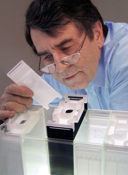 Entwicklungs-Chef Dr. Günther Bauer: „Die iQ-Power-Technologie ist eine preiswerte und wirkungsvolle Lösung mit positiven Einfluss auf die Leistungsfähigkeit und Lebensdauer heutiger Autobatterien“ (Archiv: Vogel Business Media)