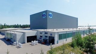 Die Stuttgarter Intralogistiker modernisieren und erweitern im größten Retrofit-Projekt der Firmengeschichte das Logistikzentrum von J. Rettenmaier & Söhne. (Viastore)