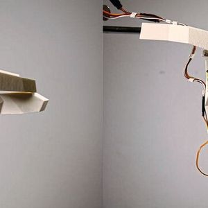 Entstanden im 3D-Drucker: Die CAU-Wissenschaftler haben die biomechanischen Funktionsprinzipien der Fangmaske für die Robotik adaptiert. (Bild:  Alexander Köhnsen, CAU Kiel)