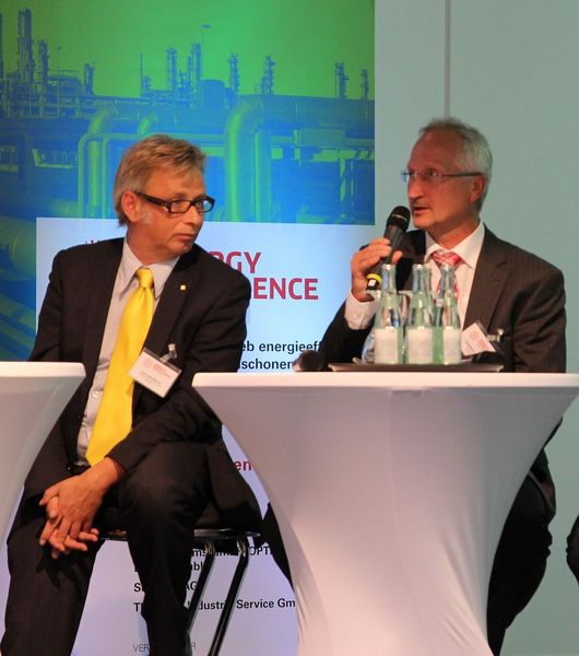 ...Uwe Szkudlarek von Yokogawa und Engelbert Lang von Siemens. (Stephan/Schäffner/PROCESS)