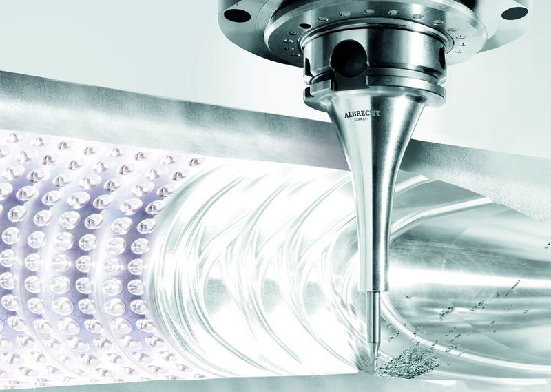 Zur Bearbeitung kleiner Bauteile mit tiefen Aussparungen, wie Steuerungsgehäusen oder Sensorhalterungen, eignet sich die weitere Spannfutterbaureihe der Baden-Württemberger mit einem Spannbereich von 1 bis 6 mm.   ( Albrecht Präzision GmbH & Co. KG )