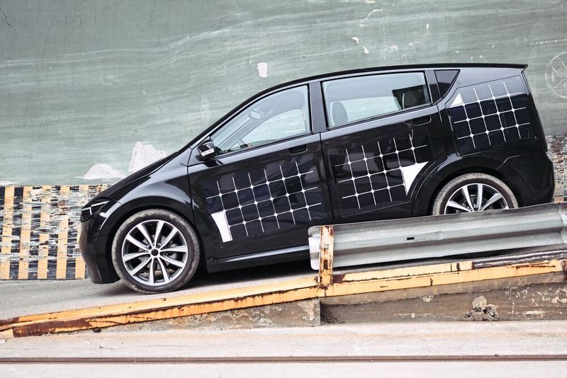 Der Sono Sion kann mithilfe von Solarpaneelen Zusatzstrom generieren. Das kompakte Auto soll voraussichtlich 2021 starten (Preis: ab 25.500 Euro). (Sono Motors)