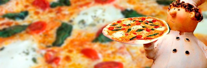 Erfunden wurde das lecker belegte "Fladenbrot" in Neapel.(Bild:  Pixabay)