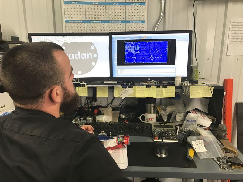 Um die kundenspezifische Produktion zu ermöglichen benutzt Action Manufacturing seit Januar 2016 Radan von Vero Software. (Action Manufacturing)