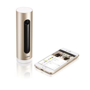 Den Osterhasen stets im Blick: Die Smart-Home-Kamera Welcome von Netatmo sieht mit ihrem schlichten Design in eloxiertem Aluminium nicht nur klasse aus. Sie kann dank revolutionärer neuer Technik Gesichter erkennen und liefert gestochen scharfe Bilder in HD-Qualität aufs Smartphone – auch nachts. So kann man auch von unterwegs immer im Blick behalten, wer zu Hause aus- und eingeht. Die Bilder lassen sich sowohl als Liveaufnahmen abspielen, als auch später von anderen Geräten on demand abrufen. Preis: 172,90 Euro
