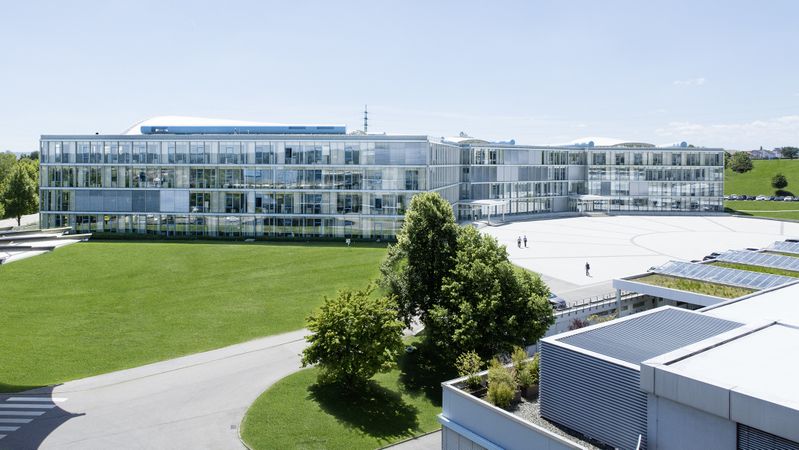 Festo wird in Deutschland über 1.000 Stellen abbauen. Im Bild: Der Hauptsitz des Unternehmens in Esslingen-Berkheim.(Bild:  Festo)