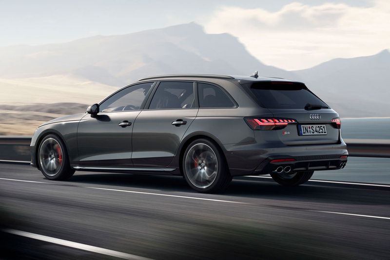 Insgesamt spannt sich das Blech nun deutlich kraftvoller um die in Länge, Breite und Proportion kaum veränderten Konturen. (Audi)