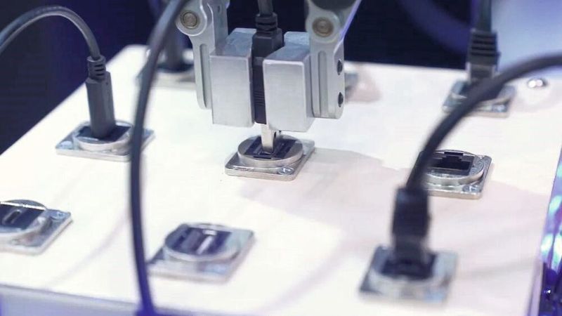 In the current development project, the Han-Eco connector is used in combination with the Han-Modular system. (Image:Yamaha Motor)