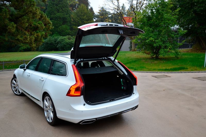 ... bei umgelegten Rückenlehnen mit bis zu 1.526 Liter Kofferraumvolumen auf. (Michel / »kfz-betrieb«)