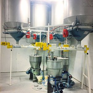 Warum einige Schüttgüter besser fließen als andere, ist nicht immer leicht herauszufinden. Hinweise liefern Korngröße, Kornstruktur, Schüttdichte, Temperatur und Feuchtigkeit.(Bild:  Wam)