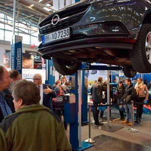 (Holz / »kfz-betrieb«)