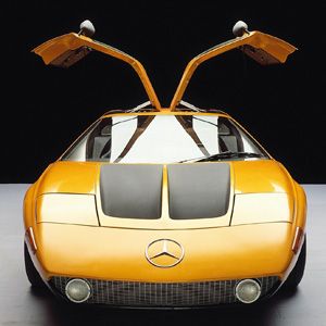 Zeitlose Schönheit: Einer der Klassiker in Kunststoff-Leichtbauweise ist der Prototyp Mercedes Benz C111 von 1969.  (Foto: Mercedes-Benz)