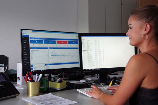 Auf dem Vormarsch: die digitale Zulassung von Kraftfahrzeugen, wie hier mit premium-zulasser.online.(Bild:  Friedrich Langer)