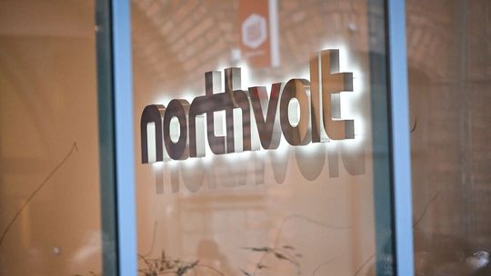 Wie sich glücklicherweise jetzt herausgestellt hat, konnte der Bund von den vielen Millionen Steuergeldern, die an den insolventen Batteriehersteller Northvolt gegangen sind, ein gutes Stück zurückholen ...(Bild:  Northvolt)