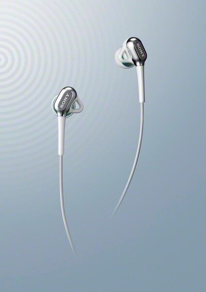Mit den In-Ear-Kopfhörern XBA-C10 setzt Sony auch auf Lifestyle. (Bild: Sony)