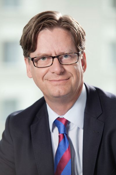 Dr. Tobias Weiler wird seinen laufenden Geschäftsführervertrag beim Industrieverband Spectaris nicht erneut verlängern. Nach zehn intensiven und erfolgreichen Jahren verlässt der Spectaris-Geschäftsführer den Branchenverband, um sich neuen beruflichen Herausforderungen zu stellen. (Spectaris)