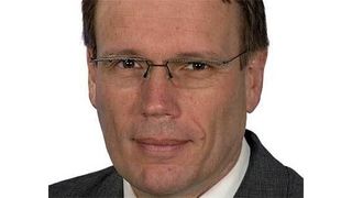 Dr. Gunther Hartmann, Leiter der Forschung und Entwicklung der Kamax-Werke Rudolf Kellermann GmbH &amp; Co. KG, Osterode am Harz: „Der Sensor erlaubt es, die Vorspannkraft direkt zu kontrollieren; sei es beim Anzug oder auch bei der Kontrolle im Feld.“ Bild: Kamax-Werke (Archiv: Vogel Business Media)