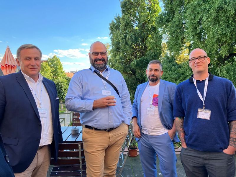 Entspanntes Netzwerken beim Kaffee zwischen DAEQM, Collabora, Nextcloud und 21unity (Bild: 21unity)