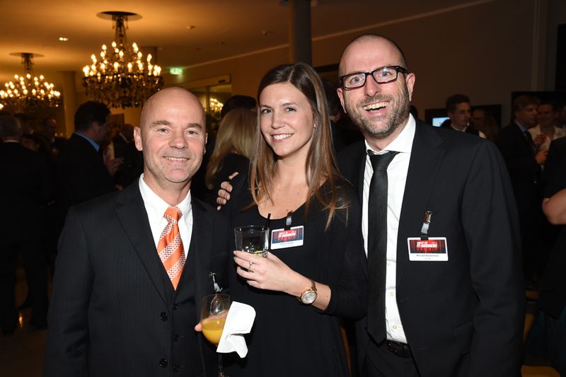 (v. l.) Werner Dobbeck und Sabrina Sänger, Prianto, mit Michael Stanscheck, Novell (Bild: IT-BUSINESS / Hannes Magerstädt )