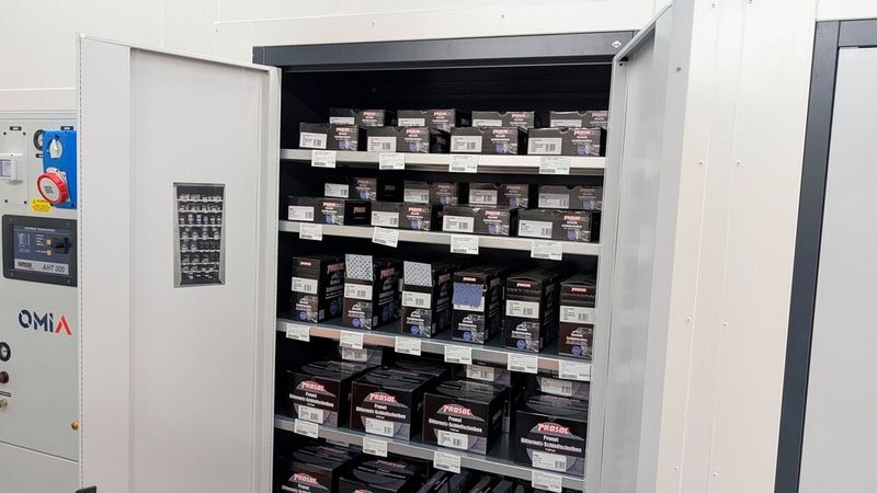 Klar, dass bei allen Verbrauchsmaterialien das eigene Sortiment präsentiert wird. (Bild: Rosenow – VCG)