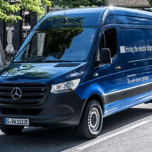 2019 bringt Mercedes den E-Sprinter auf den Markt.(Bild:  Daimler)