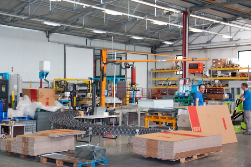 Eindrücke aus der Produktion von Elleci (Bild: Itasse)