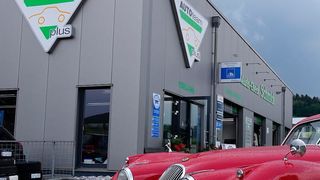 Bei Auto-Check Schmick aus Netphen kümmern sich zwei Brüder um das Rundum-Wohl der Kunden. (Rosenow/»kfz-betrieb«)