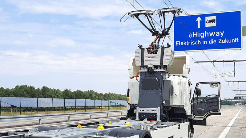 Das Fahrzeug fuhr auf dem fünf Kilometer langen „E-Highway“ von Siemens in der Nähe von Berlin.